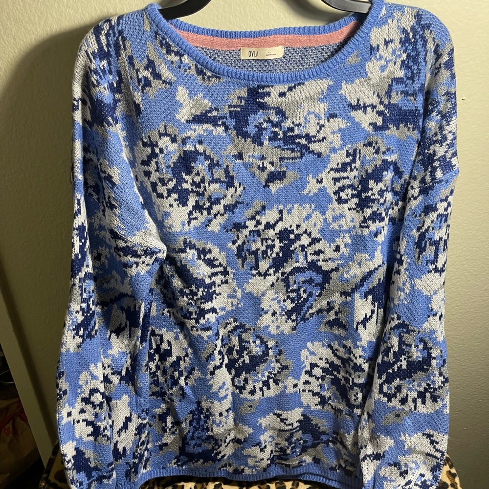 Blue Sweater, size large, never worn in good condition.